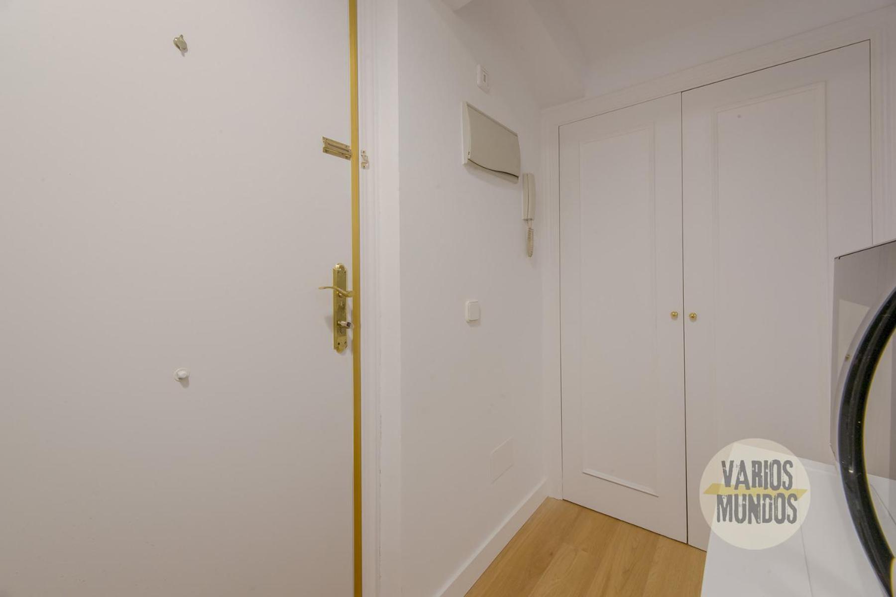 Apartamento Fashion Design Loft En Calle Carretas-sol 4pax *